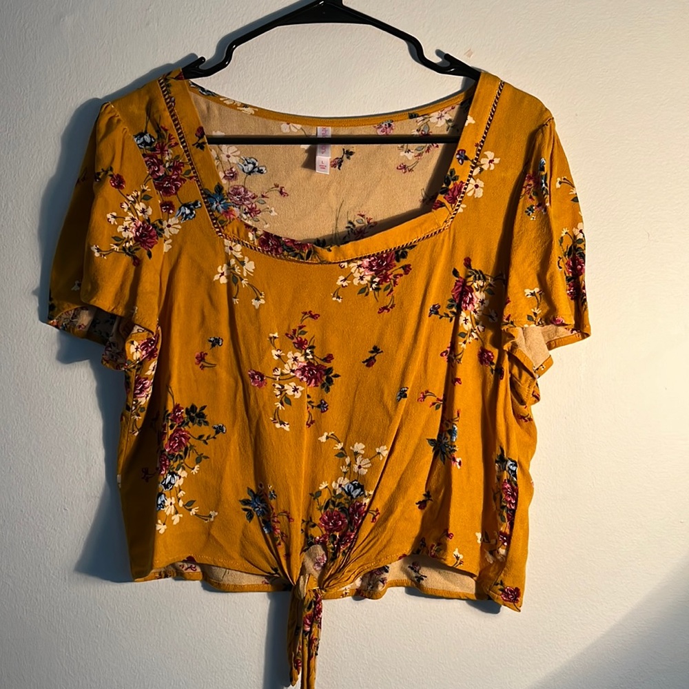 Xhiliration Yellow Flower Crop Top | Size L